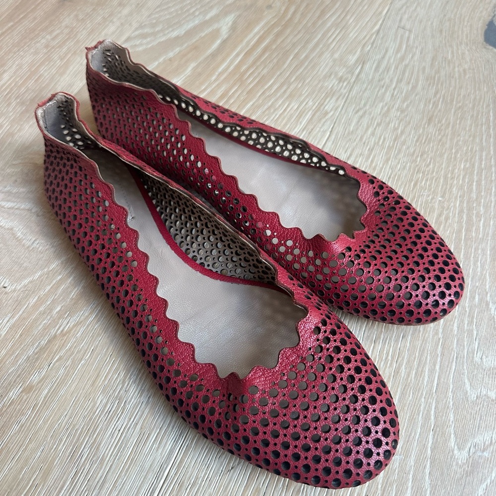 Chloe red scalloped ballet flats